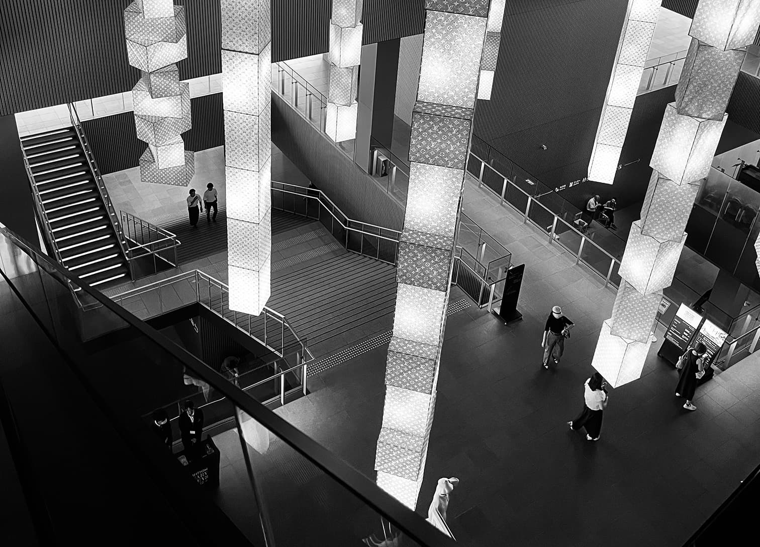 light contrast display.jpg