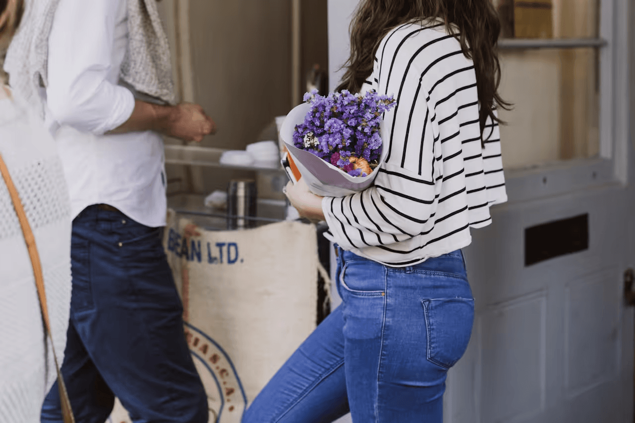 buying-flowers.png